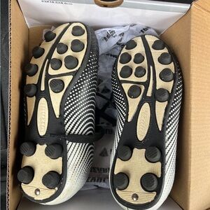 Vizari Kids soccer cleats 
12 C